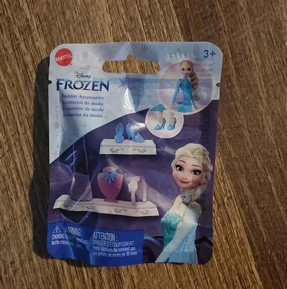 3 Disney Princesses Fashion Accessories  and 1 pk  Ken Shoes - Picture 3 of 10